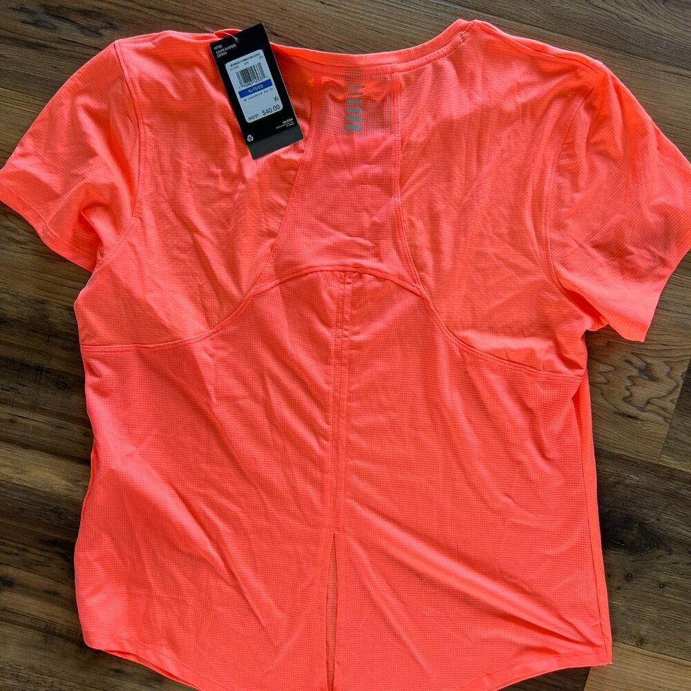 Under Armour Women's Coolswitch Run Shirt